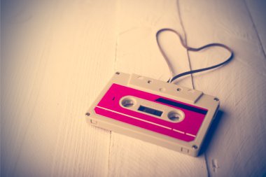 Kalp şeklinde ses kaset. Vintage rötuş.