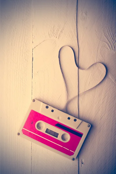 Kalp şeklinde ses kaset. Vintage rötuş.