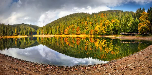 Bergsee — Stockfoto