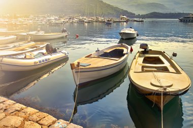 Deniz ve dağlar Karadağ Panoraması