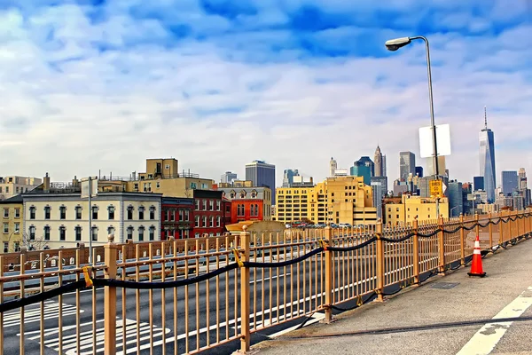 Puente de Brooklyn en Manhattan con rascacielos. Ciudad de Nueva York —  Fotos de Stock