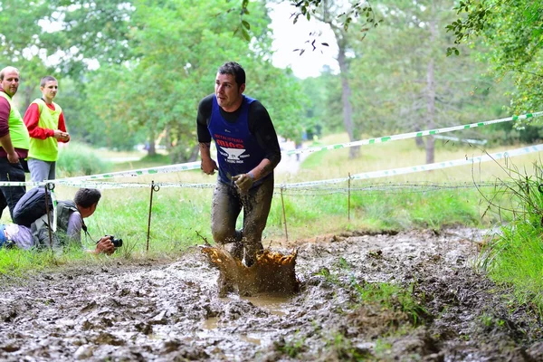 Gladiator Race - corsa ad ostacoli estrema a La Fresneda, Spagna . — Foto Stock