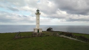 Lastres 'in feneri Lastres, Asturias, İspanya' da yer almaktadır..