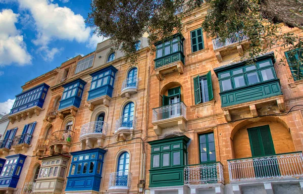 Beroemde Kleurrijke Houten Balkons Smalle Straatjes Van Malta Valletta Architectonisch — Stockfoto