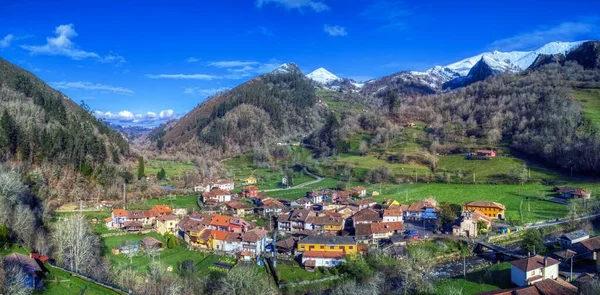 Flygfoto Över Staden Espinaredo Asturien Spanien — Stockfoto