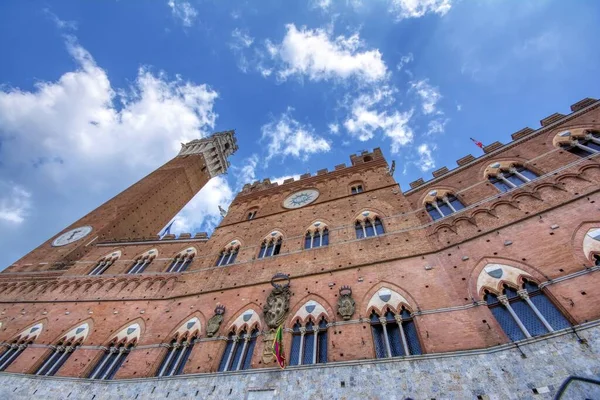 Talya Avrupa Nın Toskana Bölgesindeki Siena Kasabasında Mangia Kulesi Olan — Stok fotoğraf