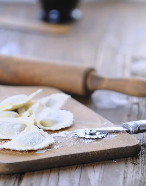 Preparazione di ravioli freschi — Foto Stock