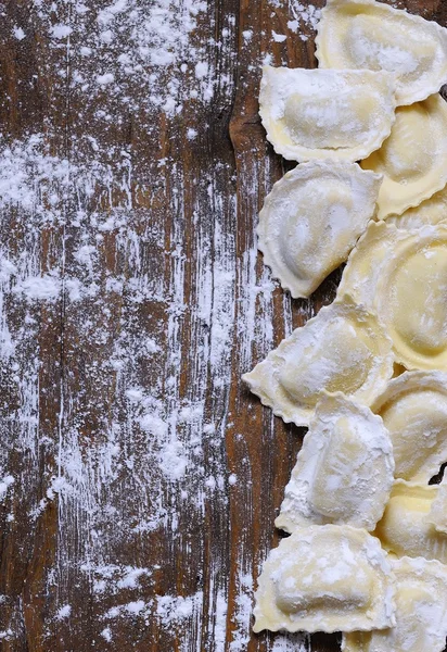 Förbereda färsk ravioli — Stockfoto