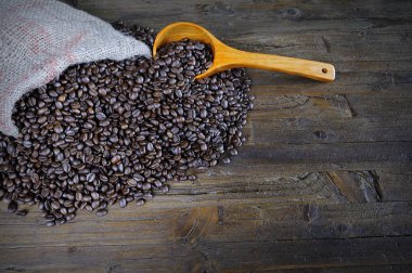 Kahve çekirdekleri Tekstil çanta kaşıkla Close-Up