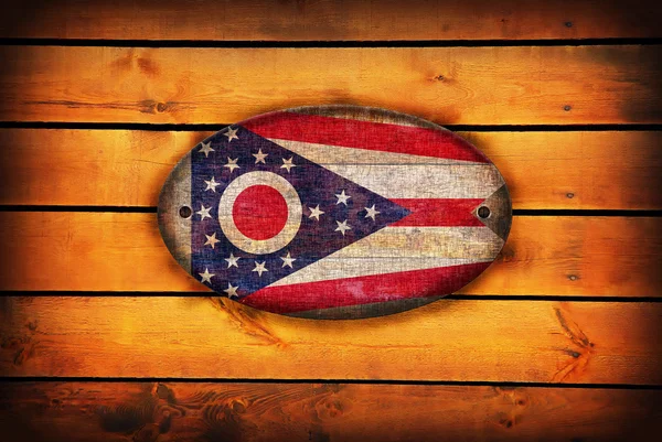 Dřevěná Ohio vlajka. — Stock fotografie