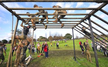 Farinato yarış - aşırı engel yarış Gijon, İspanya. 