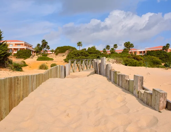 Visa på stranden nära hotel — Stockfoto