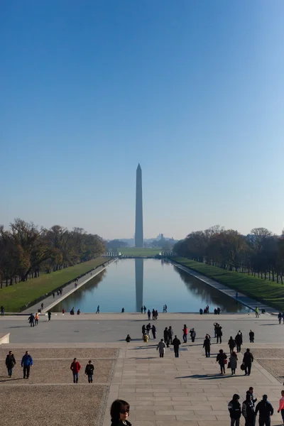 Monumento a Washington con un cielo azul — Foto de Stock