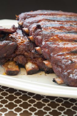 Yavaş pişmiş domuz kaburga