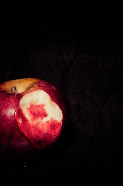 Kanlı vampirin elma