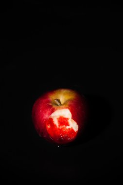 Kanlı vampirin elma