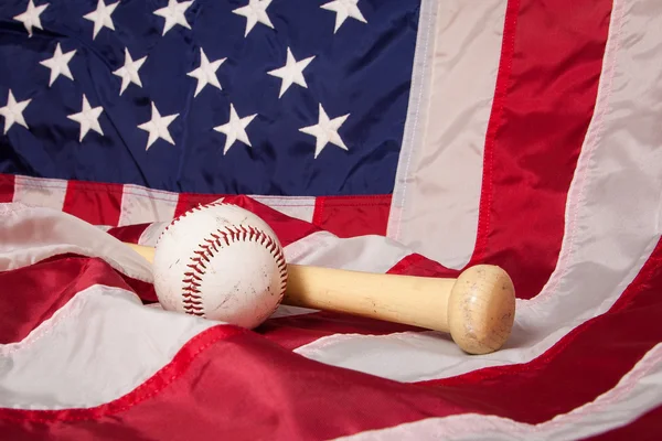 Baseball and Bat on Flag — Stock Photo, Image