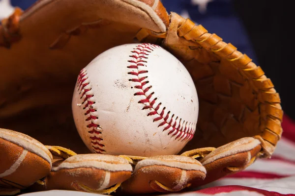 Baseball Glove and Ball — Stock Photo, Image