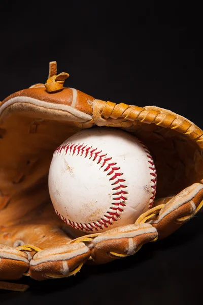 Honkbal en handschoen — Stockfoto