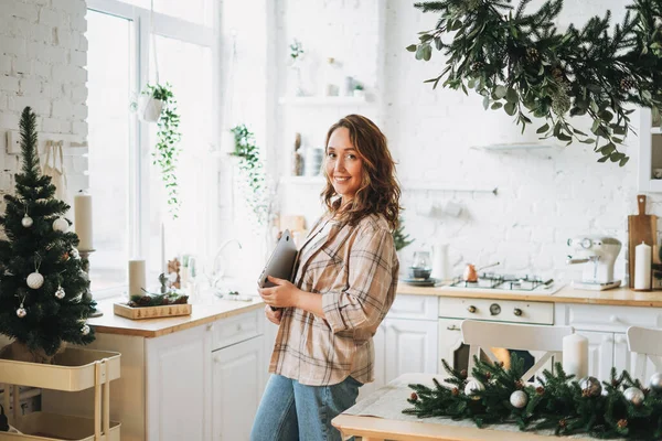 Attractive Smiling Woman Curly Hair Plaid Shirt Laptop Window Bright — Stock Photo, Image