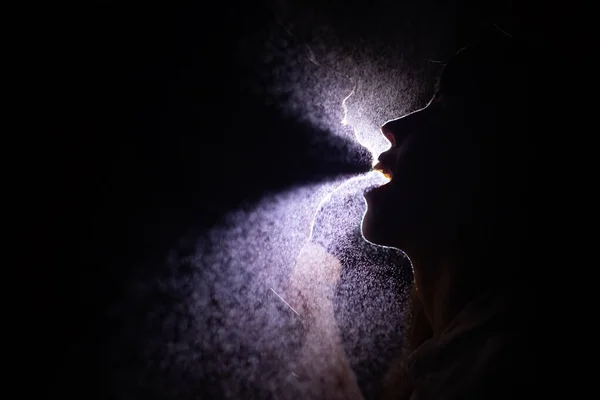Couple Lovers Kiss Night Light Rays Light Pass Raindrops Creating — Stock Photo, Image