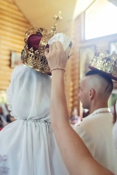 Молодые Люди Одеты Винтажные Наряды Пожениться Церкви Реконструкция Казачьих Обычаев — стоковое фото