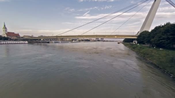 Bratislava brug uit hemel — Stockvideo