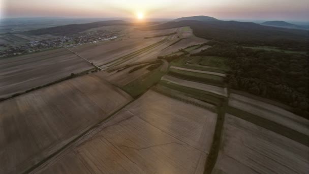 Захід сонця над країною — стокове відео