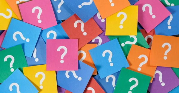 Símbolo Ponto Interrogação Assinar Muitos Papéis Nota Coloridos Perguntas Cliente — Fotografia de Stock