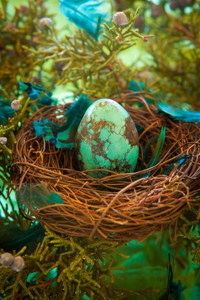 Tyrkysové velikonoční vajíčko — Stock fotografie