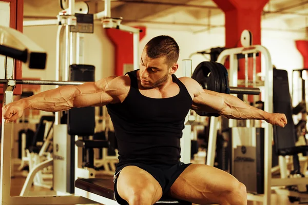 Gimnasio de entrenamiento de culturistas —  Fotos de Stock