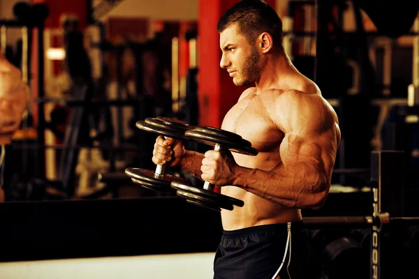 Gimnasio de entrenamiento de culturistas — Foto de Stock