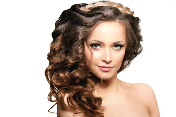 Model met lang haar. Golven krullen kapsel. Kapsalon. Updo. F — Stockfoto