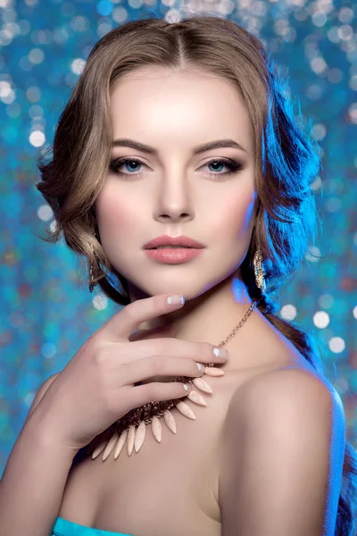 Winter woman model gorgeous beauty makeup stylish hairstyle. You — Zdjęcie stockowe