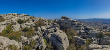 El Torcal de Antequera 'nın panoraması. Avrupa 'nın en etkileyici karst manzaralarından biridir..