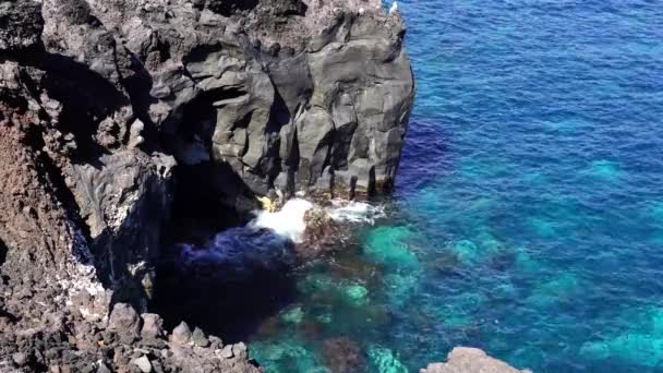 Kustlijn Van Lava Rotsen Met Kristalhelder Water Azoren Eiland Sao — Stockvideo