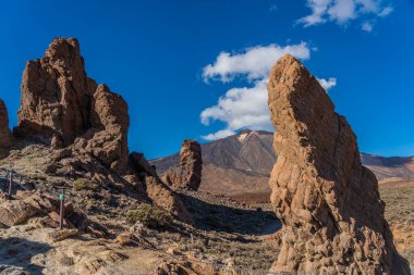 Teide Ulusal Parkı 'ndaki volkan ve lav manzarası Tenerife, Kanarya Adaları, İspanya' daki Rocky volkanik manzarası