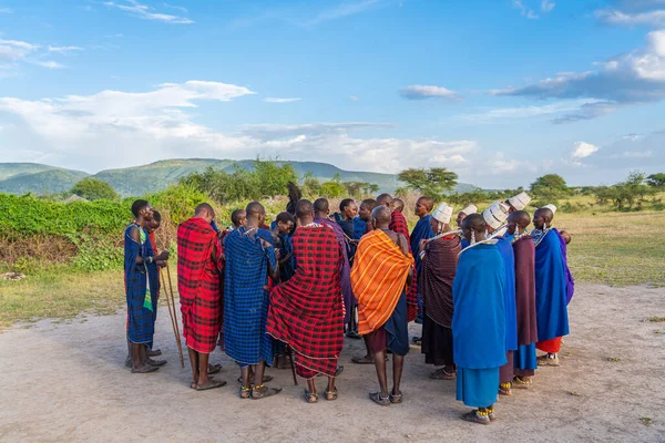 Ngorongoro Tanzania February 2020 Group Massai Warrior Massai Woman Participating — Stock Photo, Image