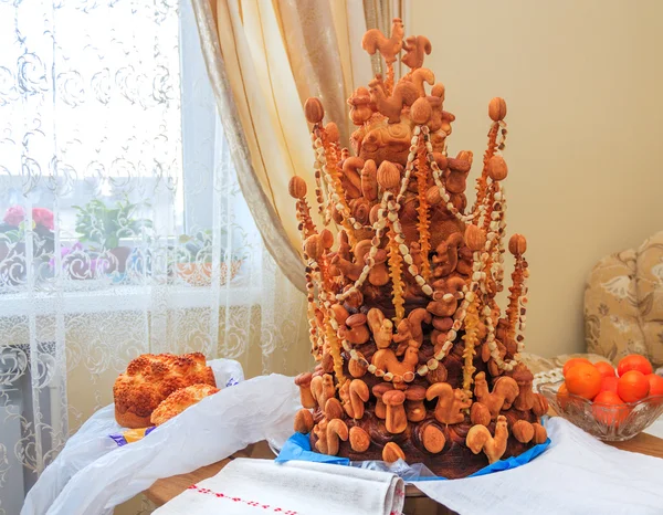 Pan de boda en la mesa —  Fotos de Stock