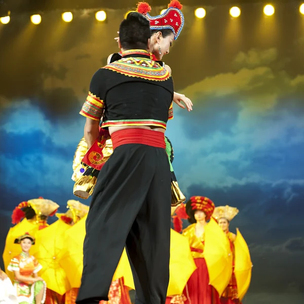 Çin etnik dans yi milliyet — Stok fotoğraf