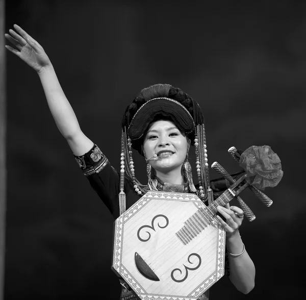 Chinese ethnic dance of Yi nationality — Stock Photo, Image