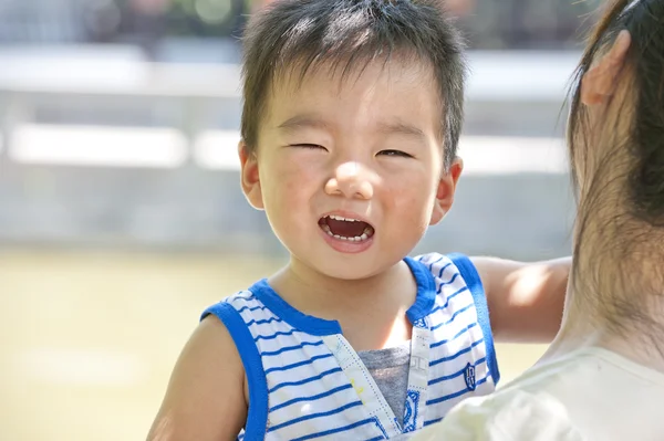 Un bébé heureux — Photo