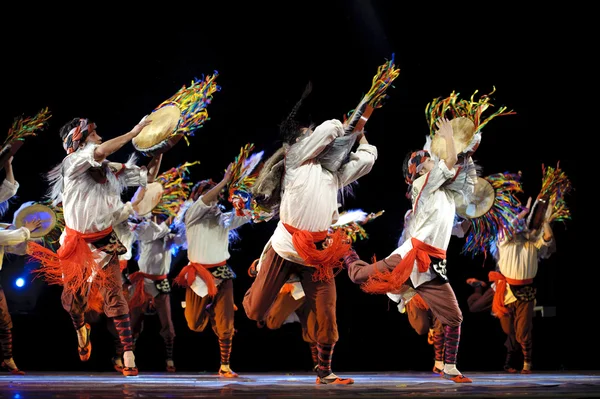 Bailarines étnicos chinos de Qiang —  Fotos de Stock