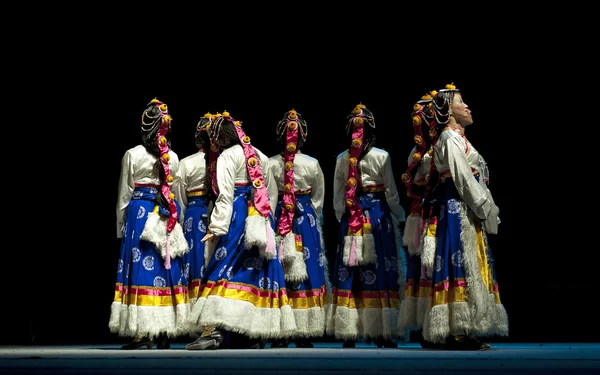 Danza etnica tibetana cinese — Foto Stock