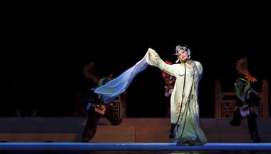 oldukça Çince Geleneksel opera oyuncu tiyatro kostüm