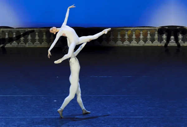 Bonita bailarina de ballet —  Fotos de Stock