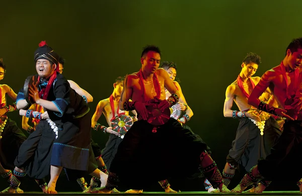 Chinese ethnic dancers — Stock Photo, Image