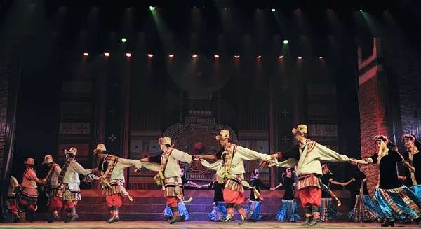 Chinese Tibetan ethnic dancers — Stock Photo, Image