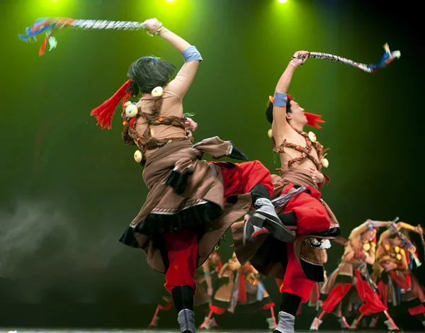 Chinese tibetan national dancers — Stock Photo, Image