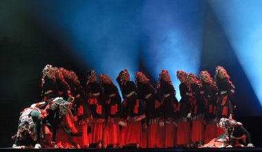 Tibet dans eden kızlar